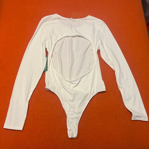 White eco-friendly organic cotton open back long sleeve bodysuit NWT - Picture 9 of 11